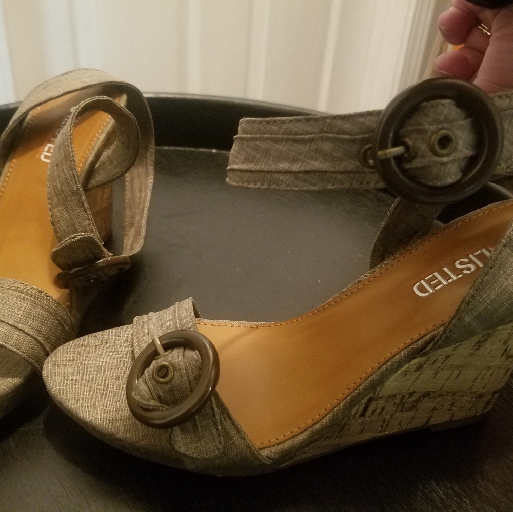 Shoes - Picture 3 of 4